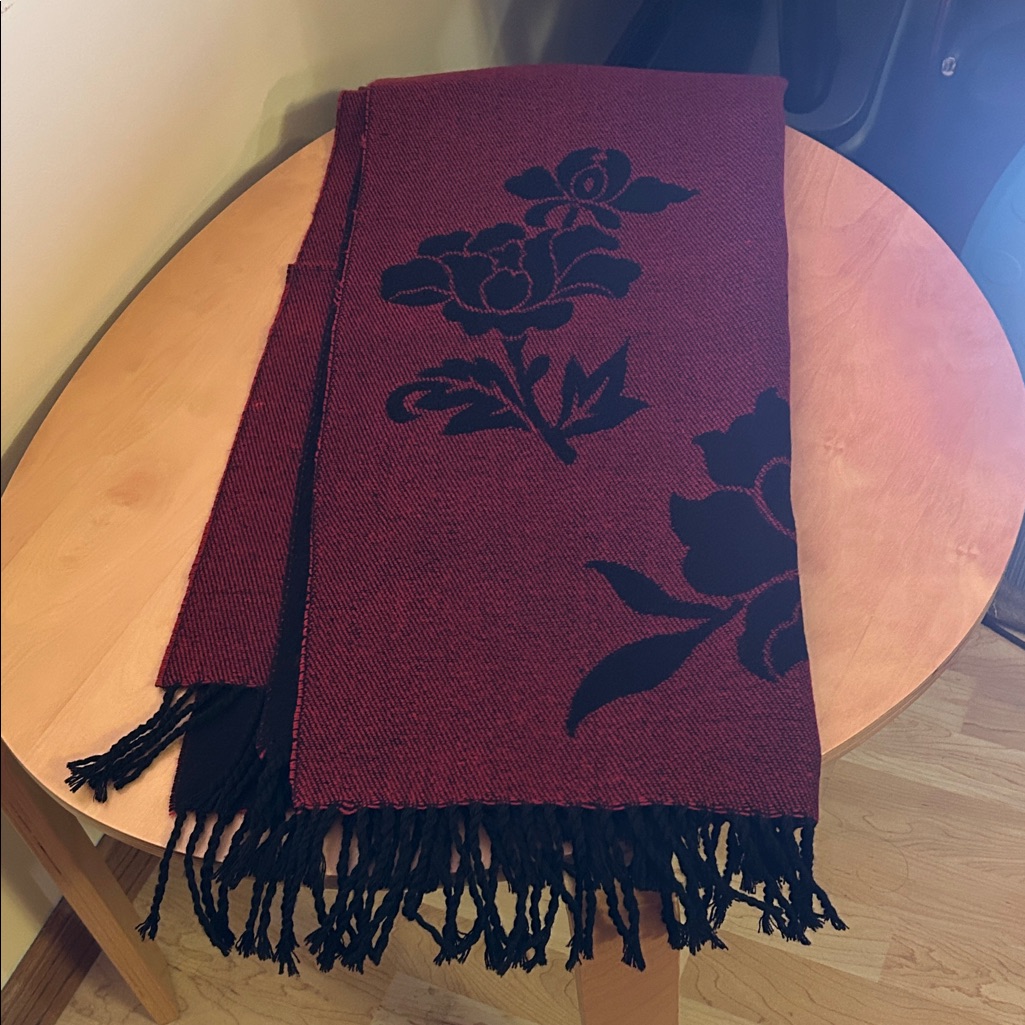 Chic Floral Red And Black Reversible Floral Scarf